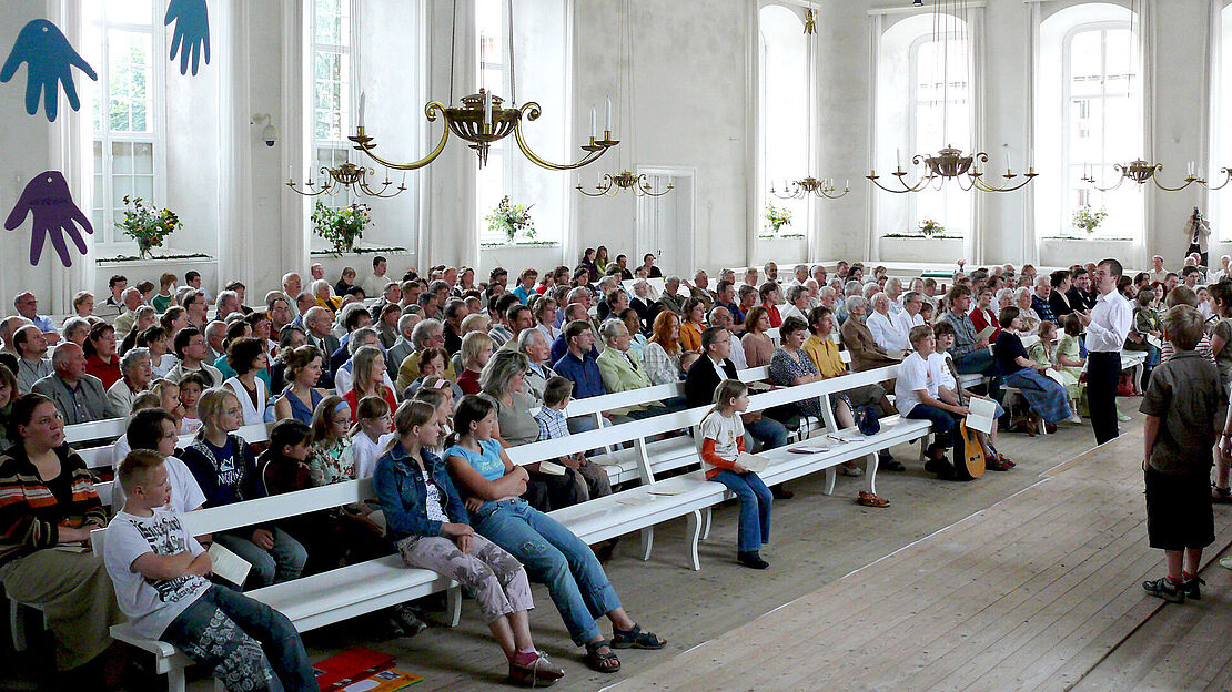 Familiengottesdienst im Herrnhuter Kirchensaal